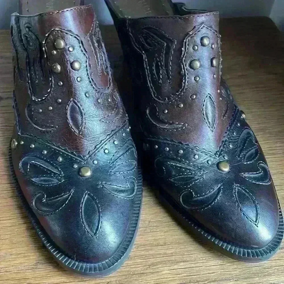 Gianni Bini Western Style Clogs/Shoes - Picture 2 of 10